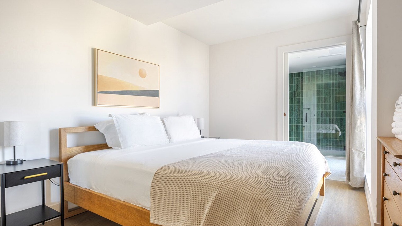 Photo of Bedroom in East Hollywood