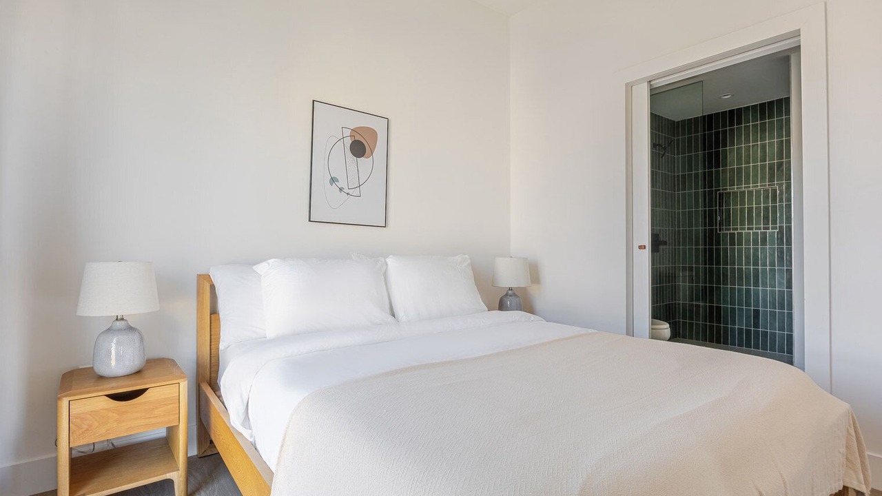 Photo of Bedroom in East Hollywood