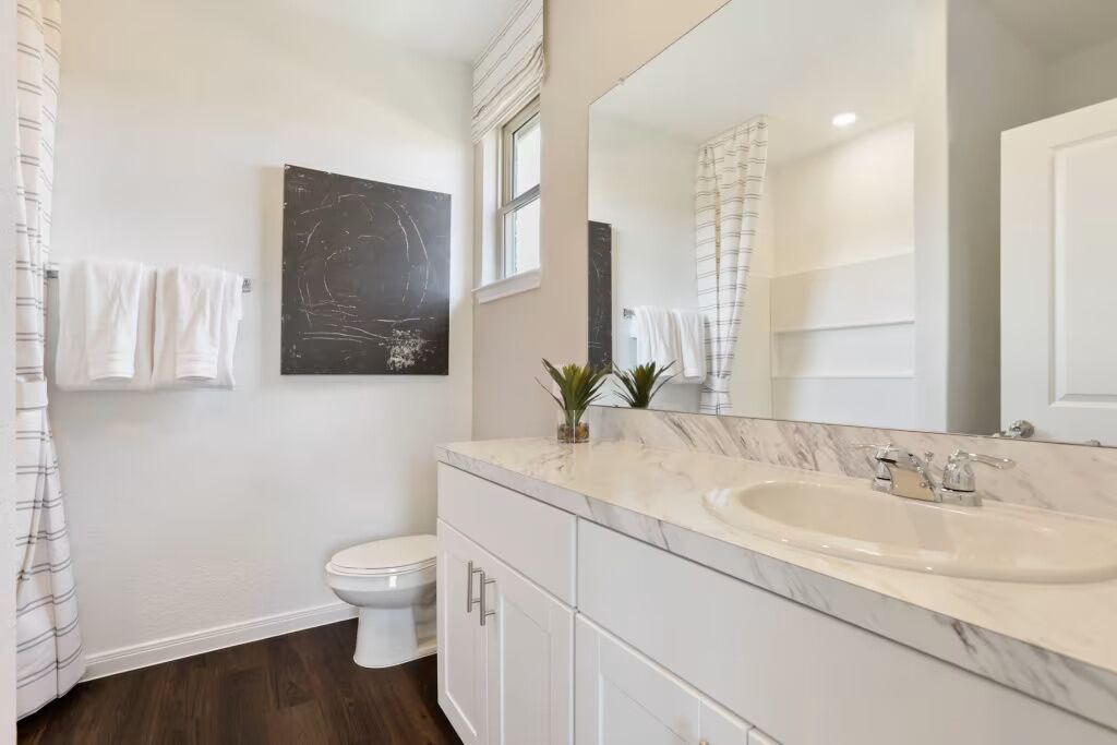 Photo of Bathroom in Porter