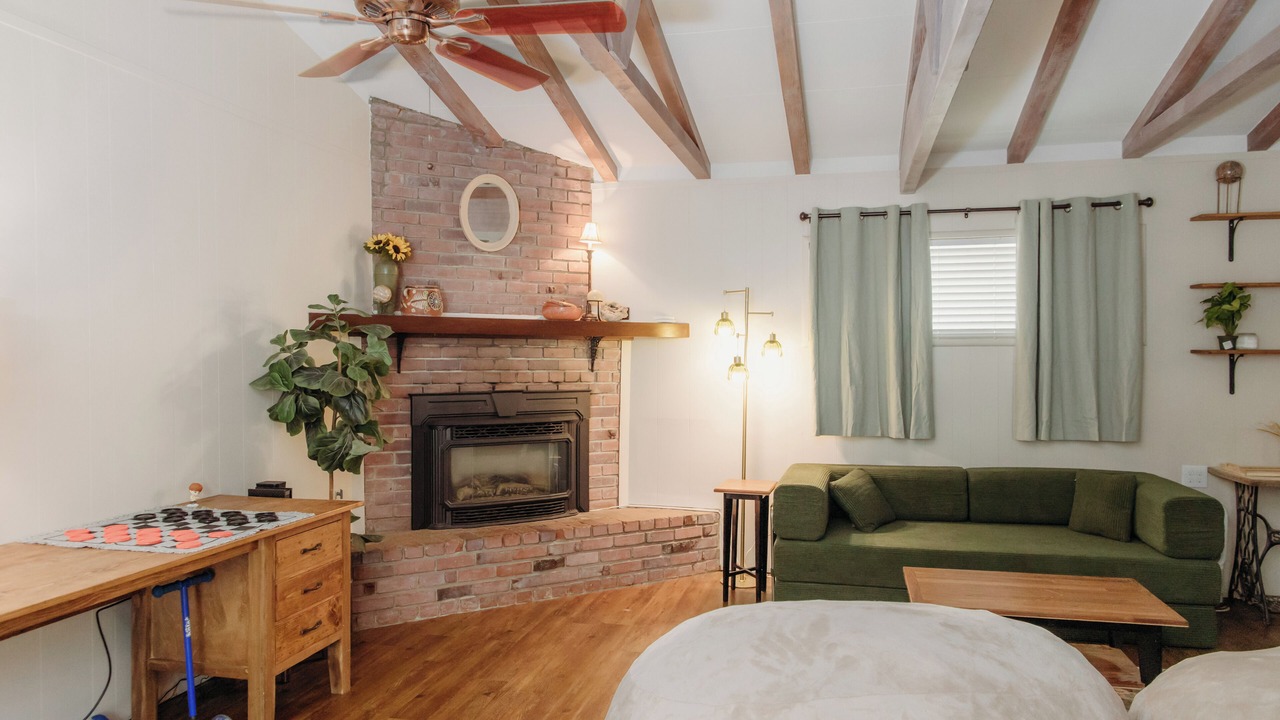 Photo of Livingroom in Exeter