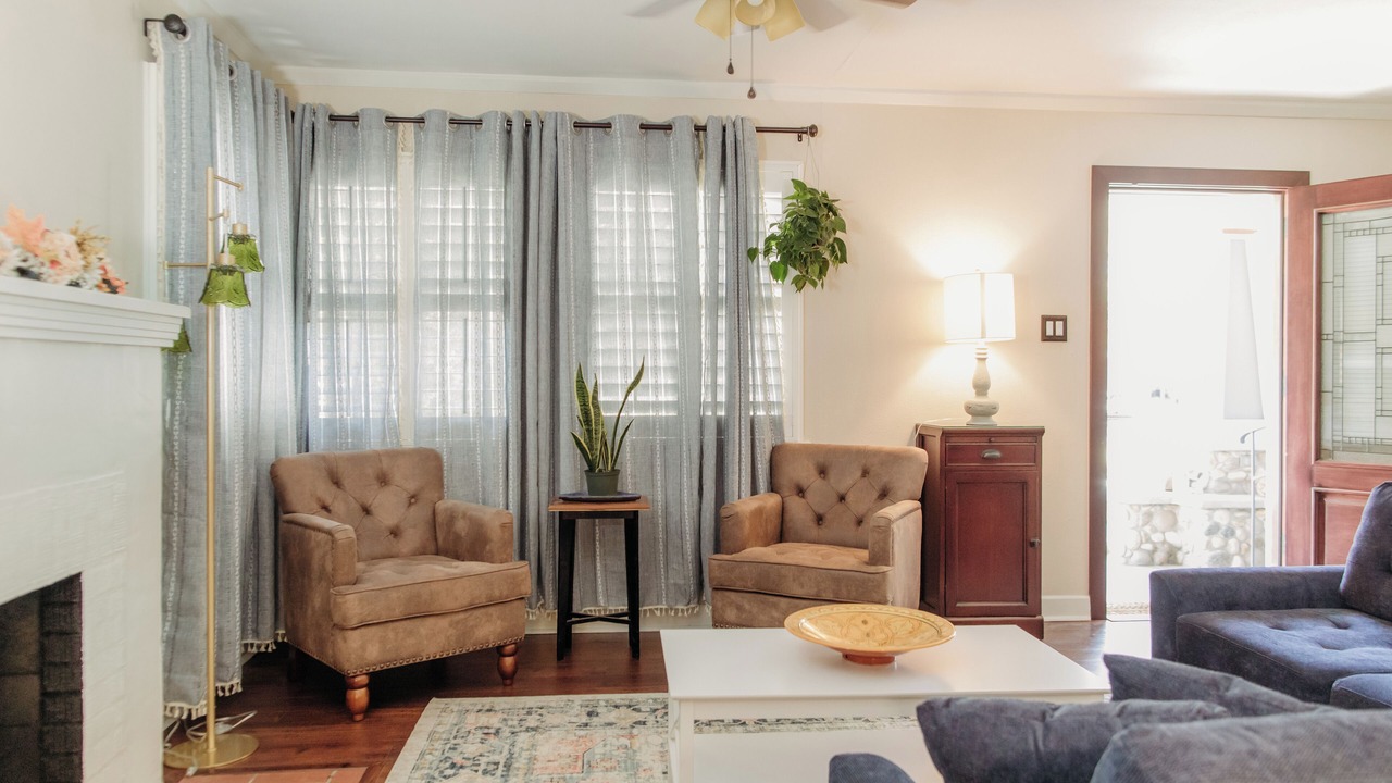 Photo of Livingroom in Exeter