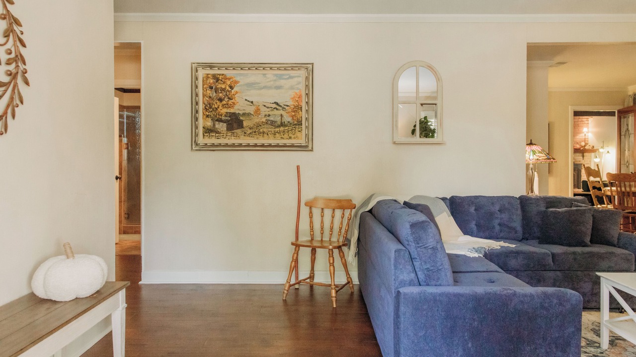 Photo of Livingroom in Exeter
