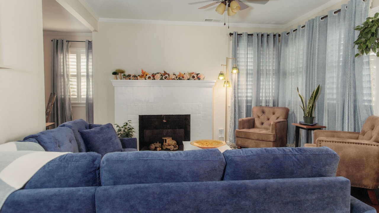 Photo of Livingroom in Exeter