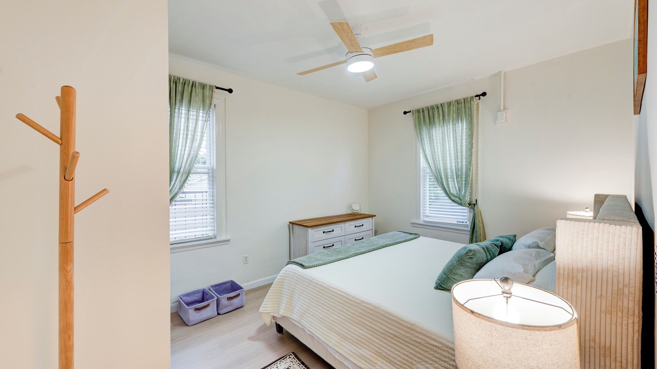 Photo of Bedroom in Teaneck
