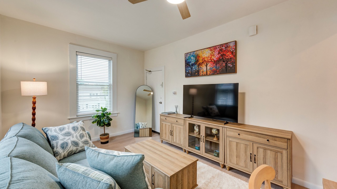 Photo of Livingroom in Teaneck