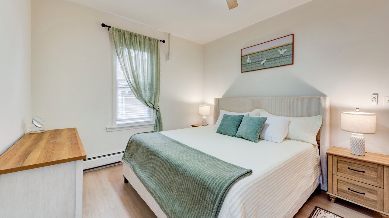 Photo of Bedroom in Teaneck