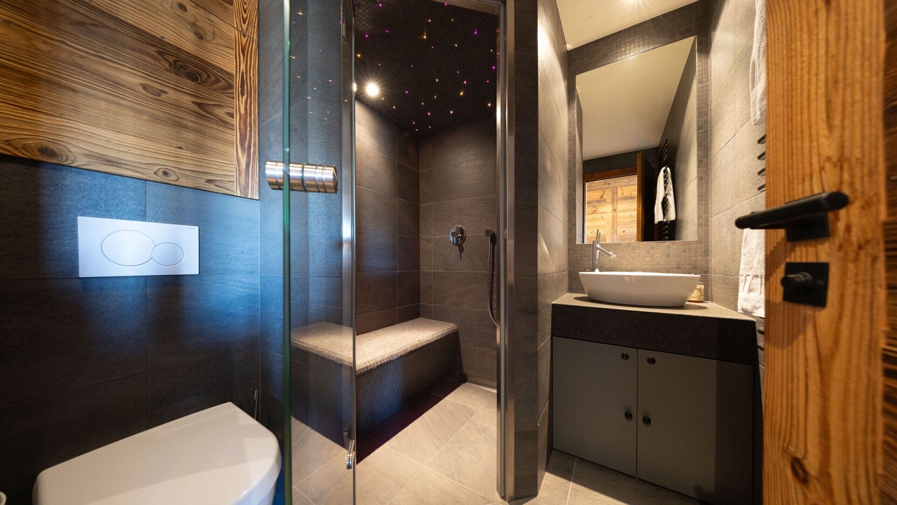 Photo of Bathroom in Saint-Pierre-de-Clages
