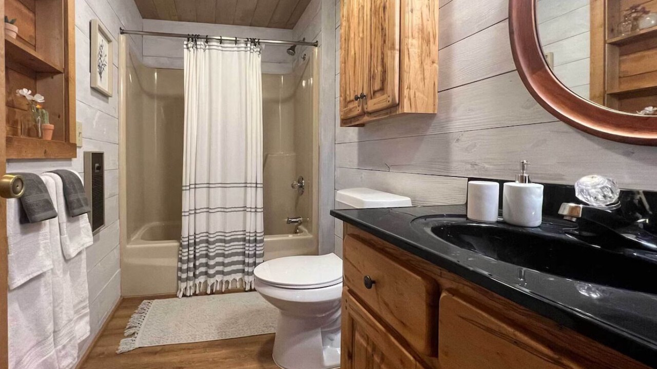 Photo of Bathroom in Pickens