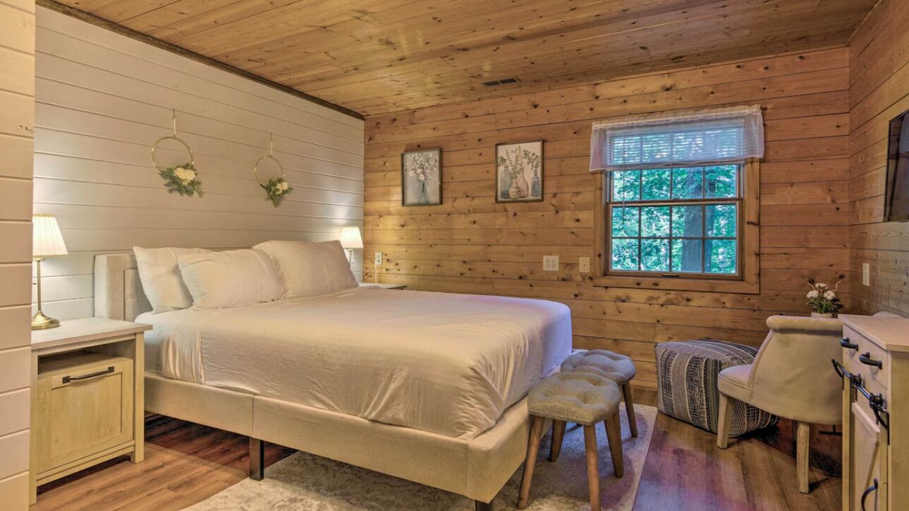 Photo of Bedroom in Pickens
