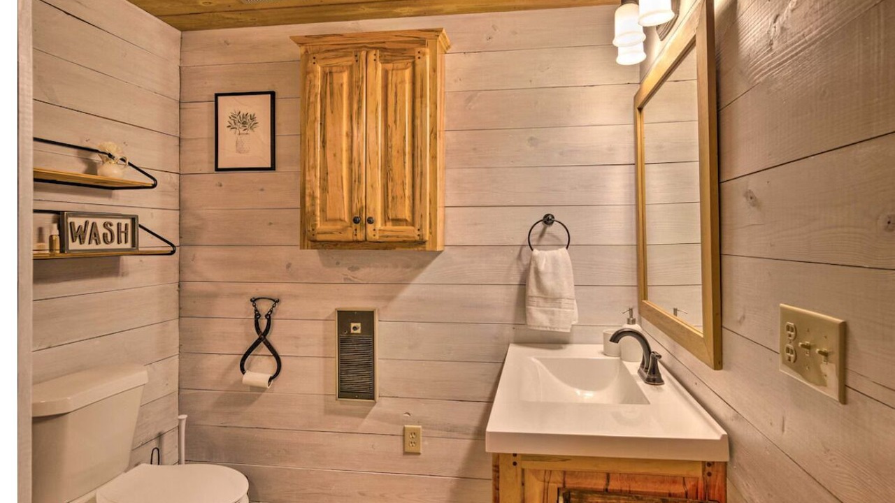 Photo of Bathroom in Pickens