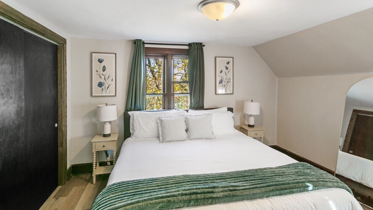 Photo of Bedroom in Libertyville