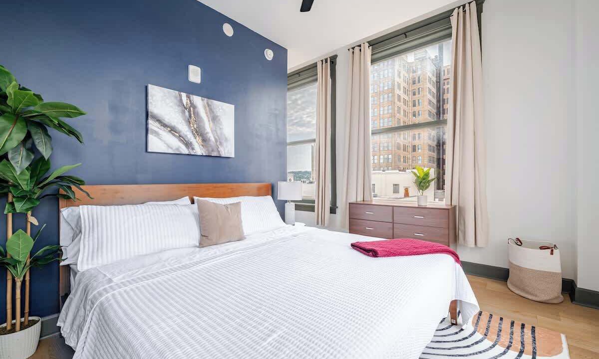 Photo of Bedroom in Central City