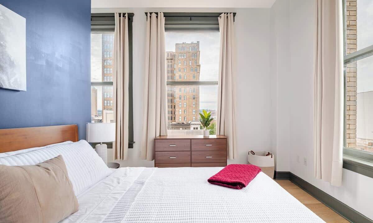 Photo of Bedroom in Central City