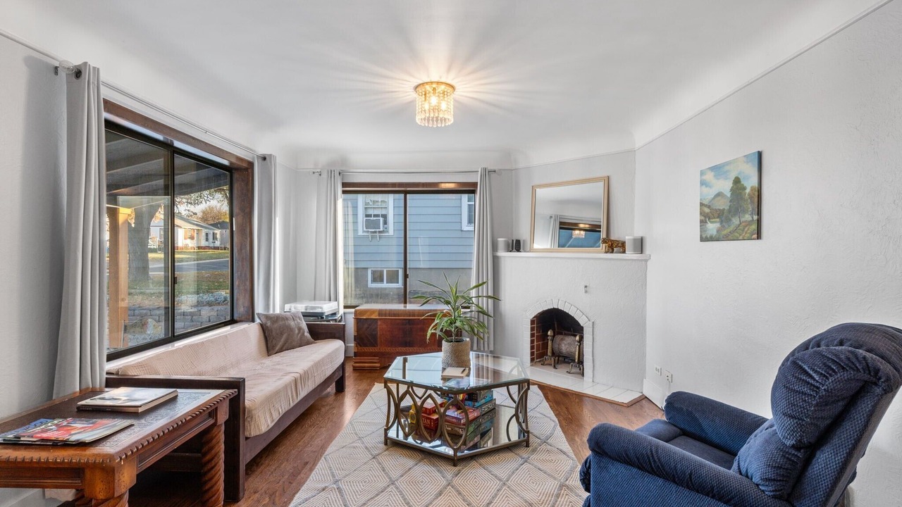 Photo of Livingroom in Englewood