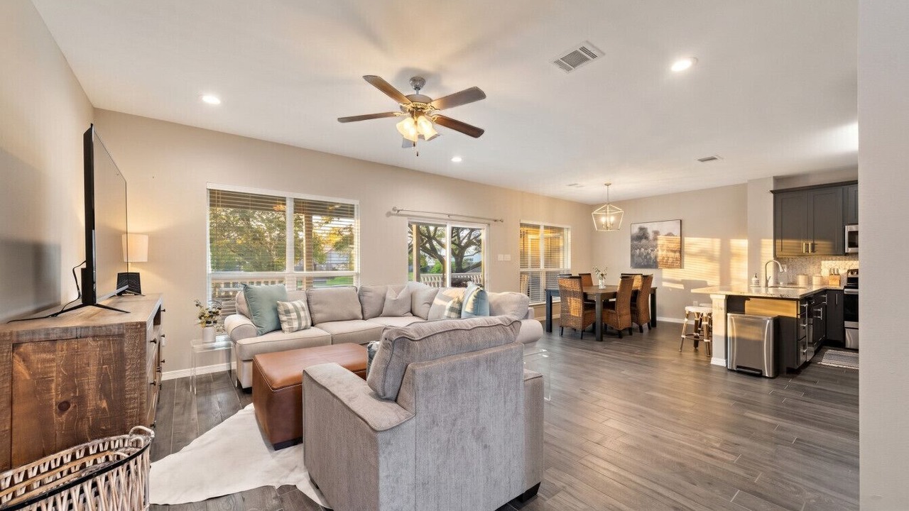 Photo of Bedroom in West Livingston