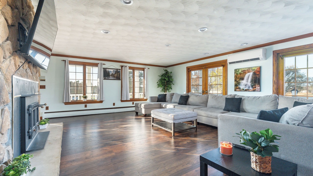 Photo of Livingroom in Town of Aurelius