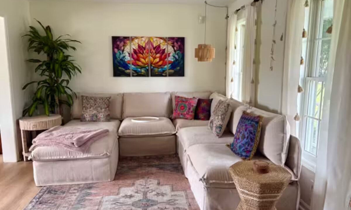 Photo of Livingroom in Victor