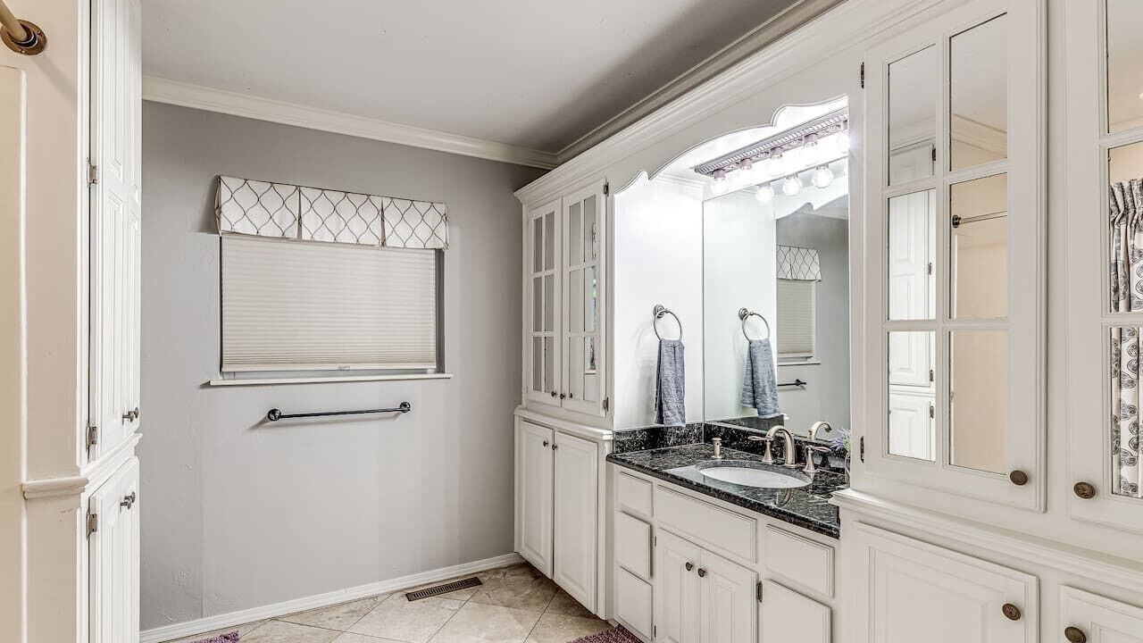 Photo of Bathroom in South Oklahoma City