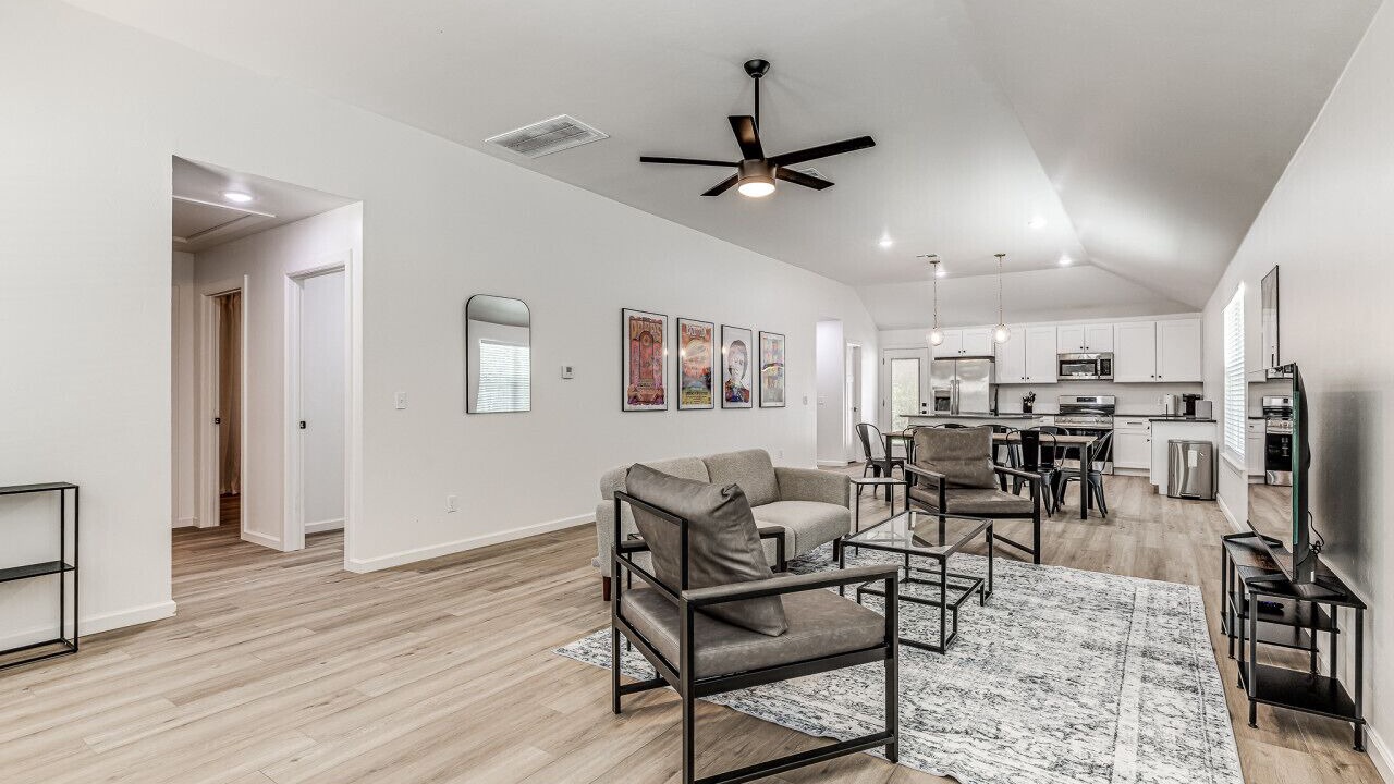Photo of Livingroom in Central Oklahoma City