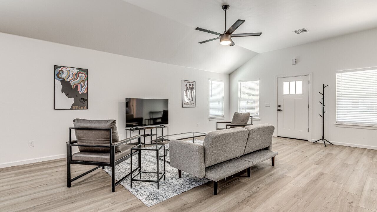 Photo of Livingroom in Central Oklahoma City
