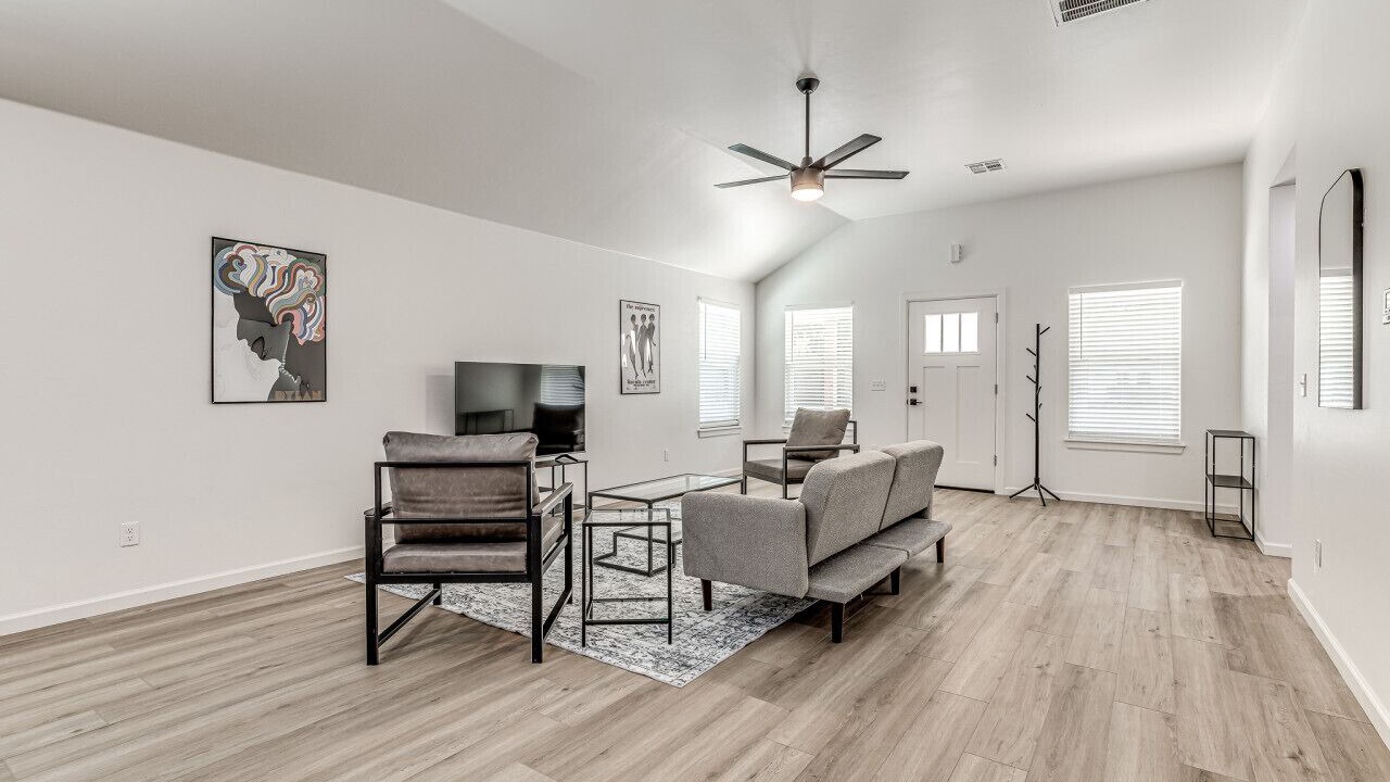 Photo of Livingroom in Central Oklahoma City