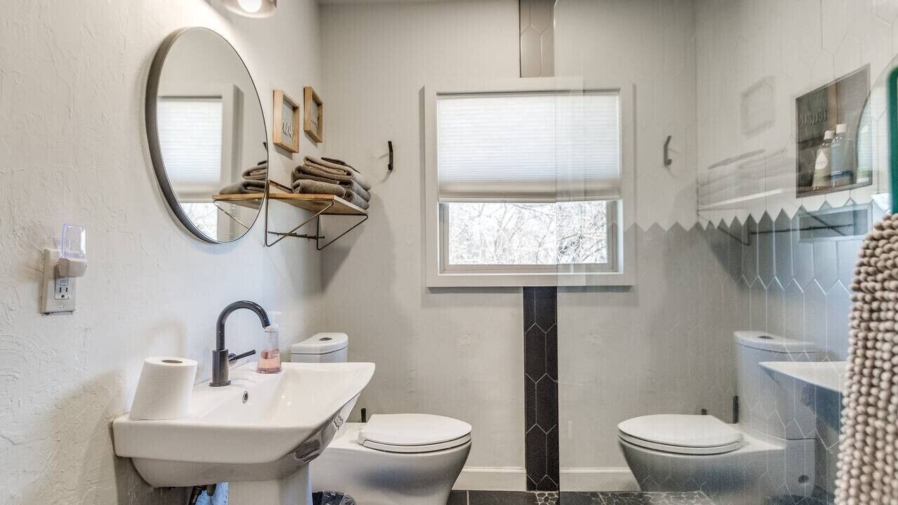 Photo of Bathroom in Central Oklahoma City
