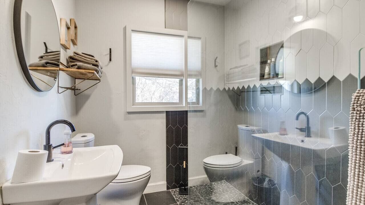 Photo of Bathroom in Central Oklahoma City