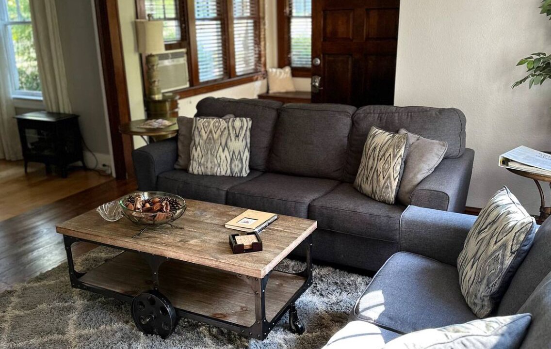 Photo of Livingroom in Avery Creek
