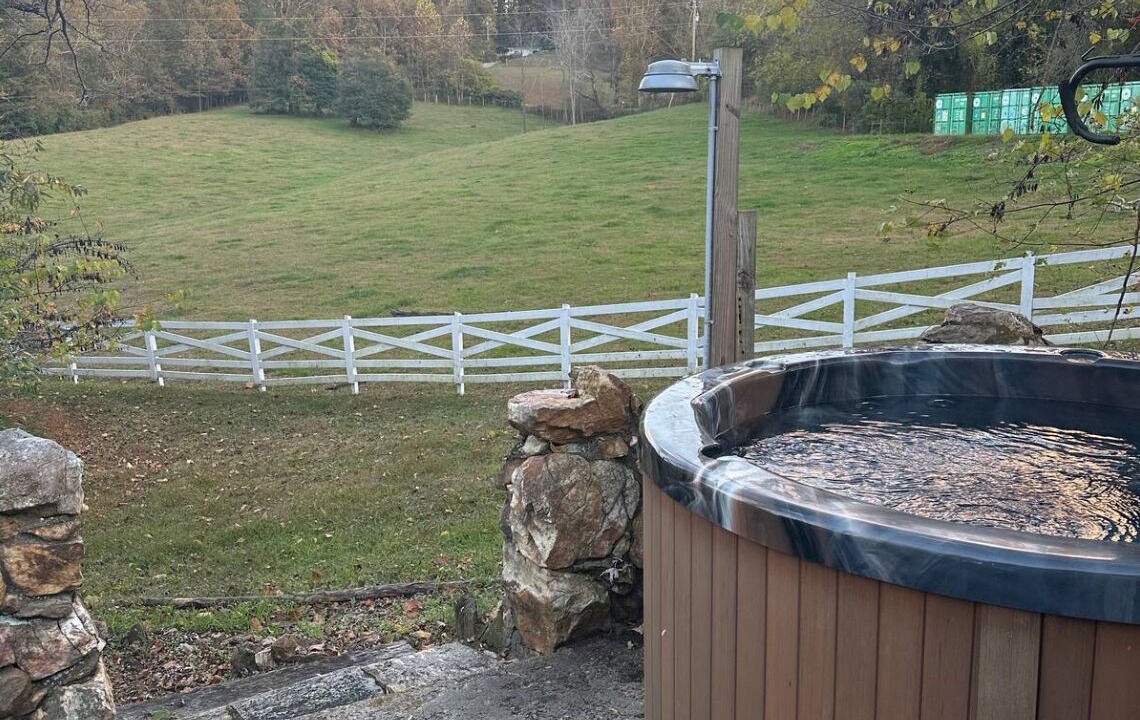 Photo of Outdoor in Avery Creek