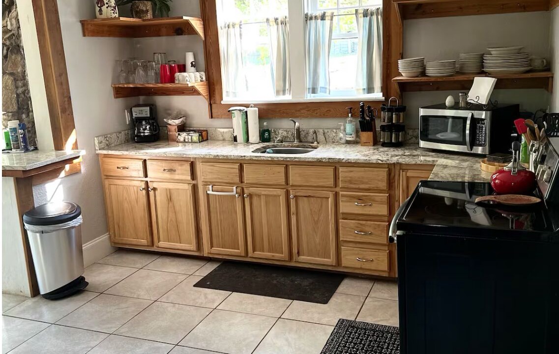 Photo of Kitchen in Avery Creek
