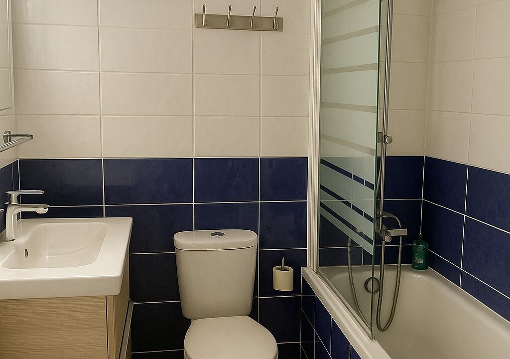 Photo of Bathroom in Bretigny-sur-Orge