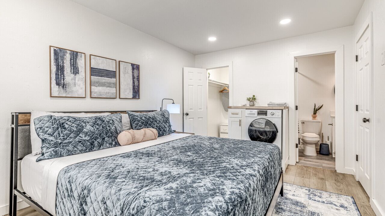 Photo of Bedroom in Midtown