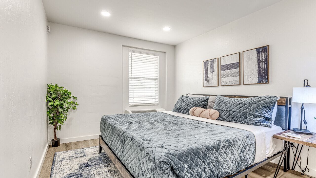 Photo of Bedroom in Midtown