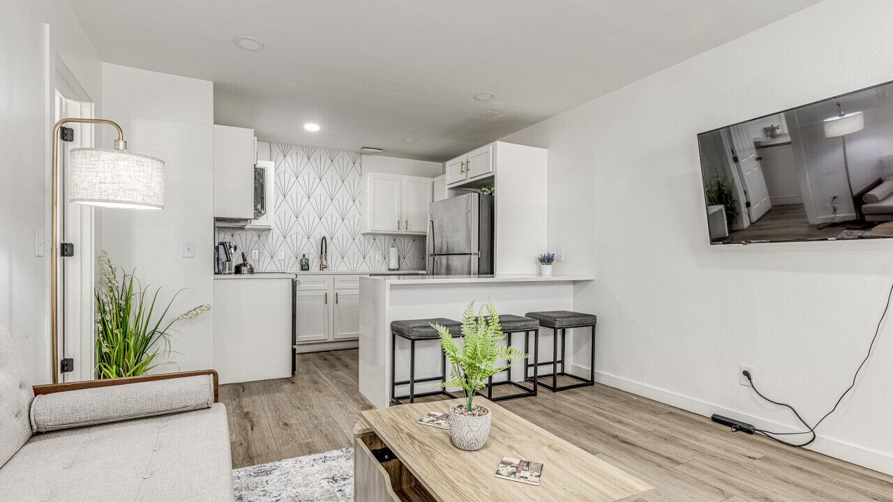 Photo of Livingroom in Midtown