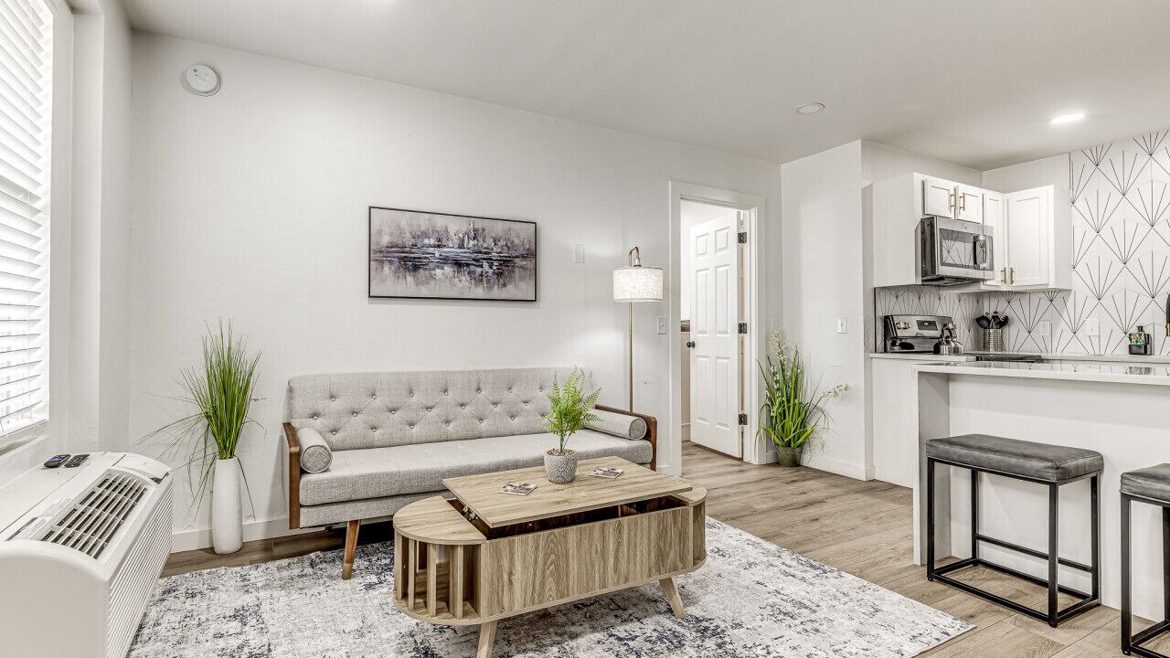 Photo of Livingroom in Midtown