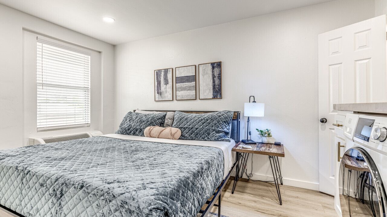 Photo of Bedroom in Midtown