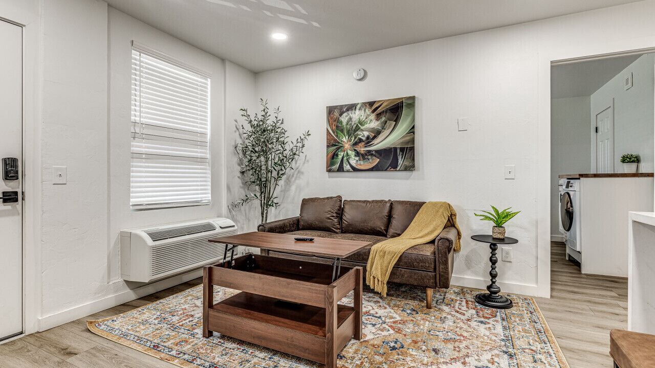 Photo of Livingroom in Midtown