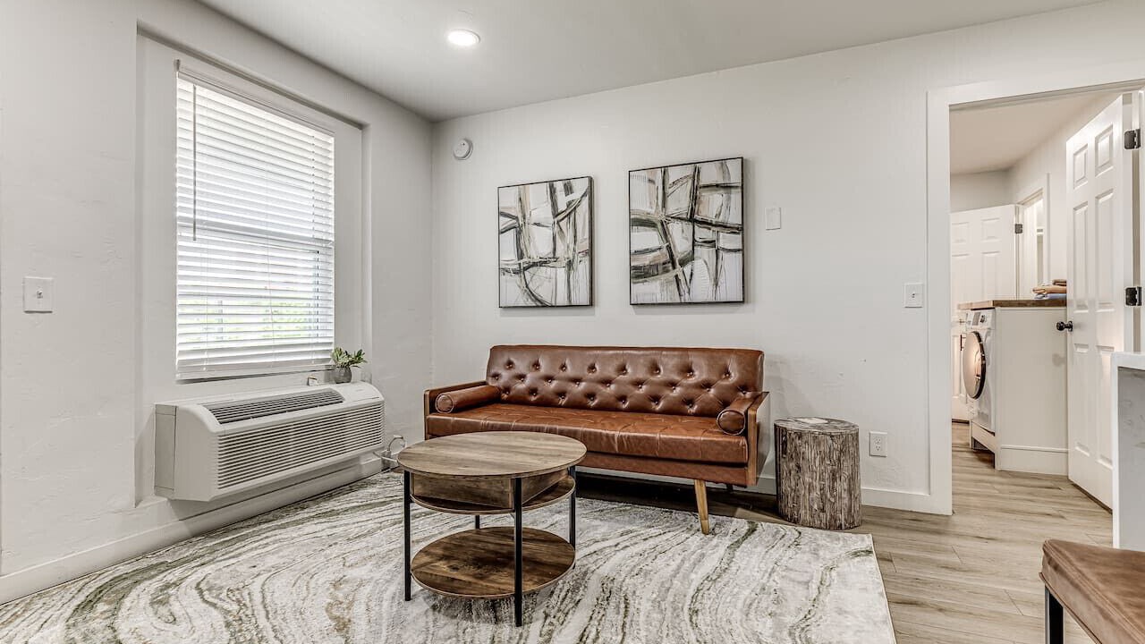 Photo of Livingroom in Midtown