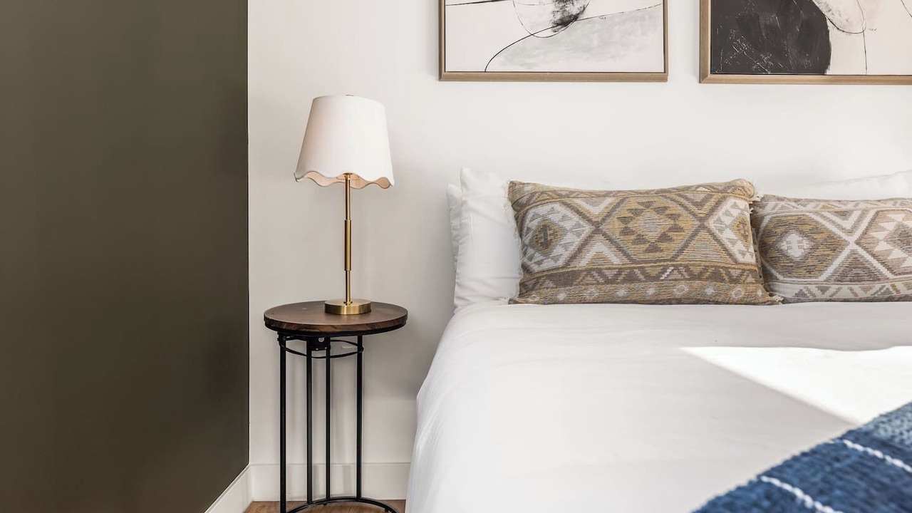 Photo of Bedroom in Wilshire Center