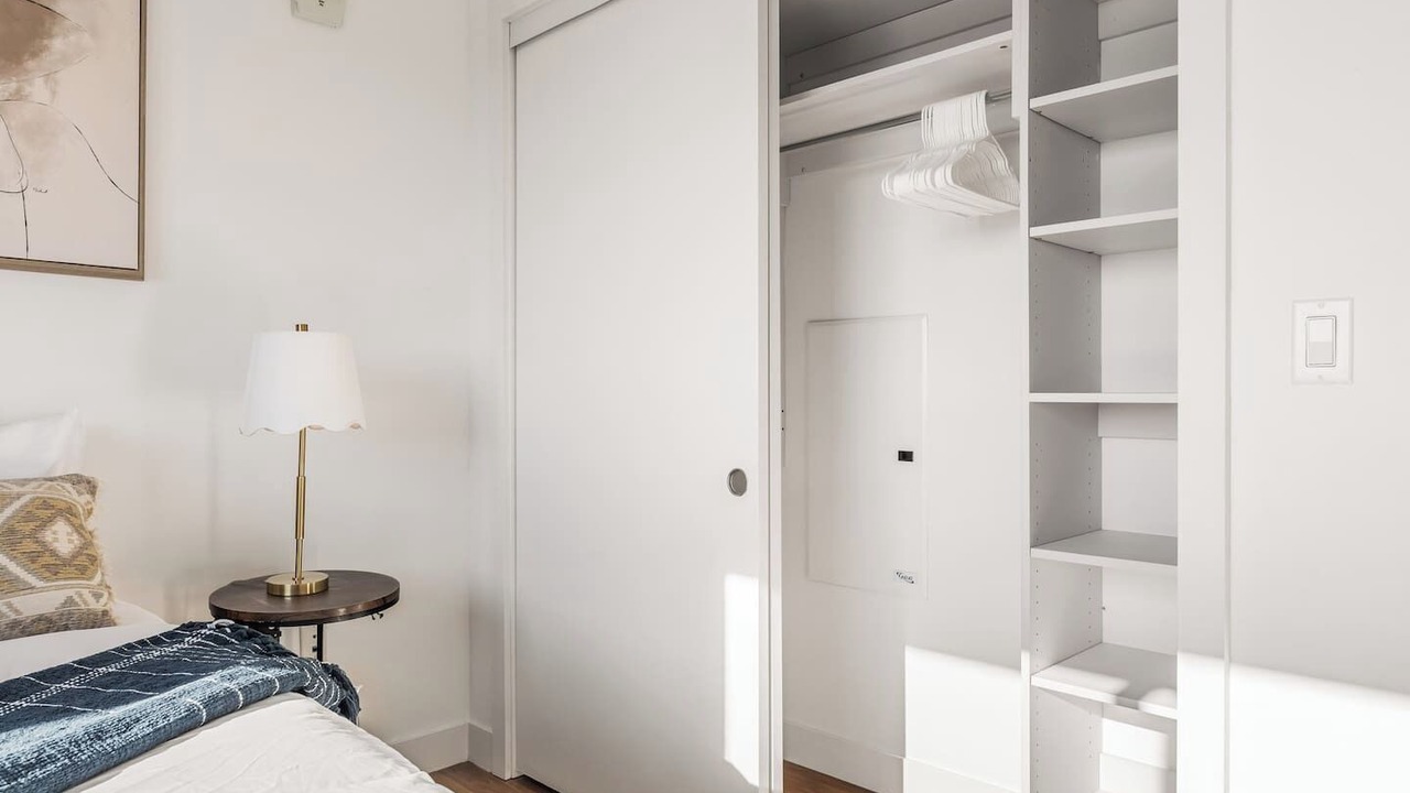 Photo of Bedroom in Wilshire Center