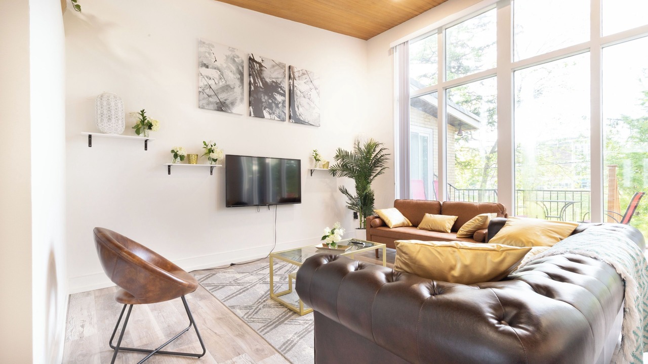 Photo of Livingroom in Thornhill