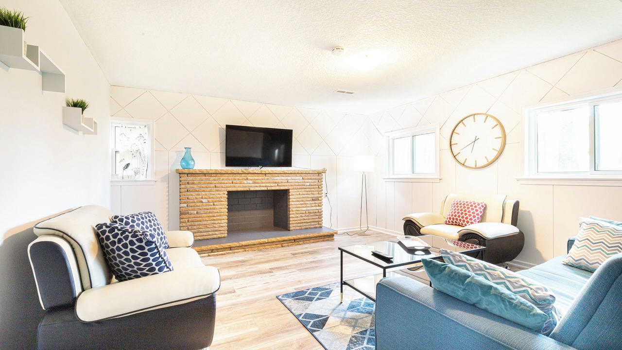 Photo of Livingroom in Thornhill