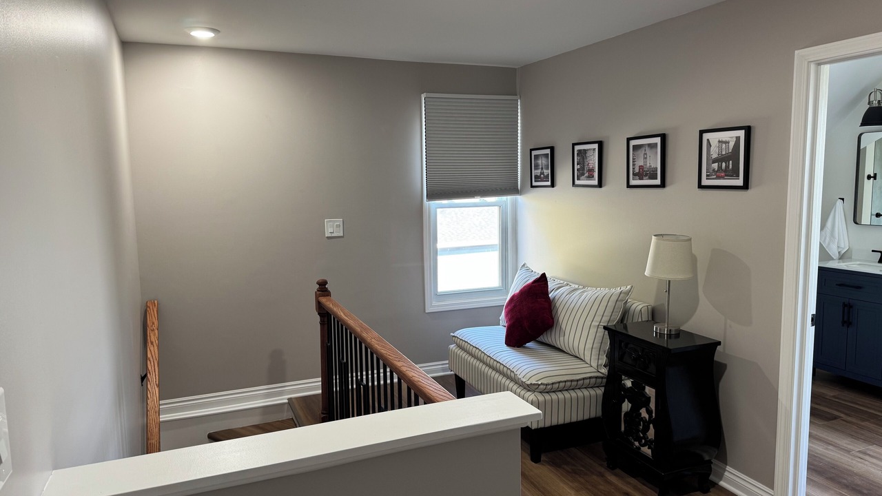 Photo of Livingroom in Lansing