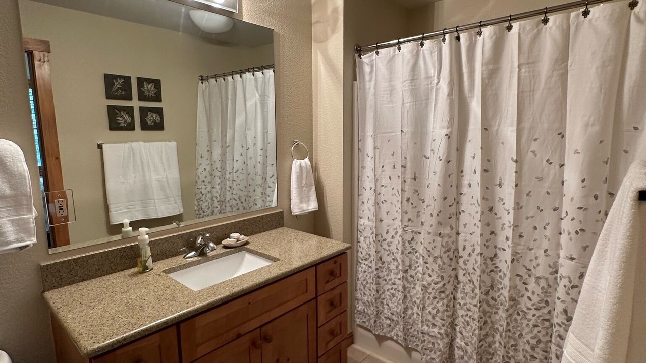 Photo of Bathroom in Lakeside Village