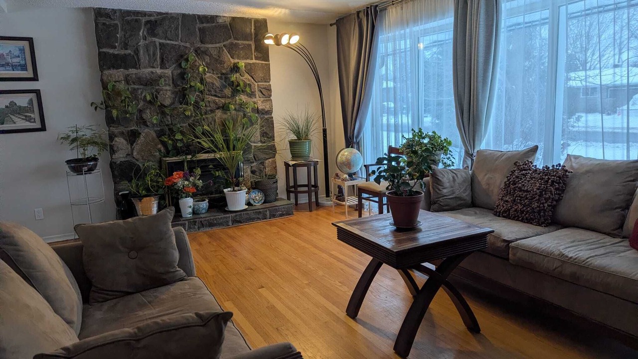 Photo of Livingroom in Ottawa Division