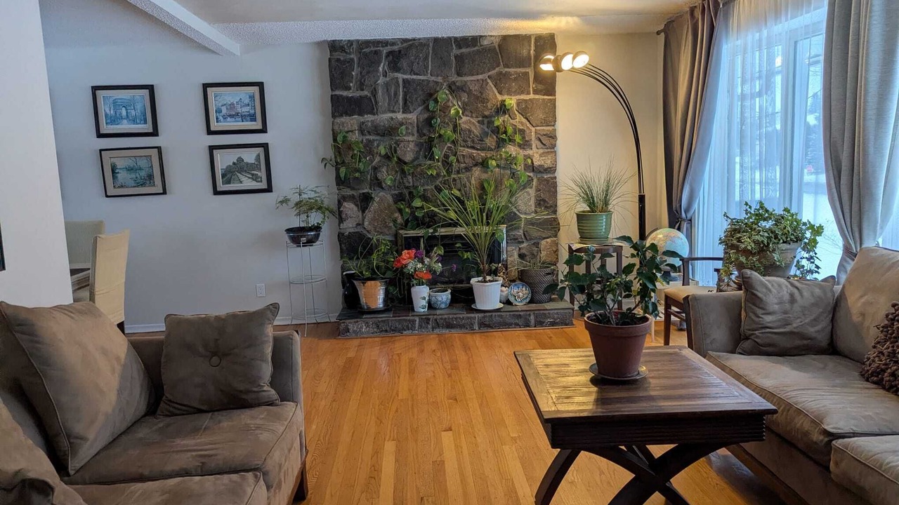 Photo of Livingroom in Ottawa Division