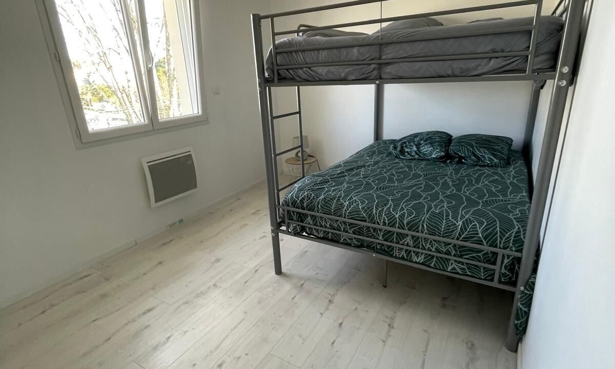 Photo of Bedroom in Carbon-Blanc