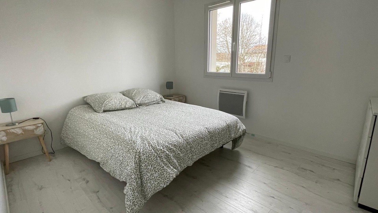 Photo of Bedroom in Carbon-Blanc
