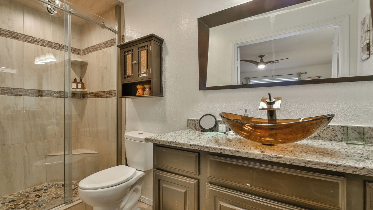Photo of Bathroom in Central Oklahoma City