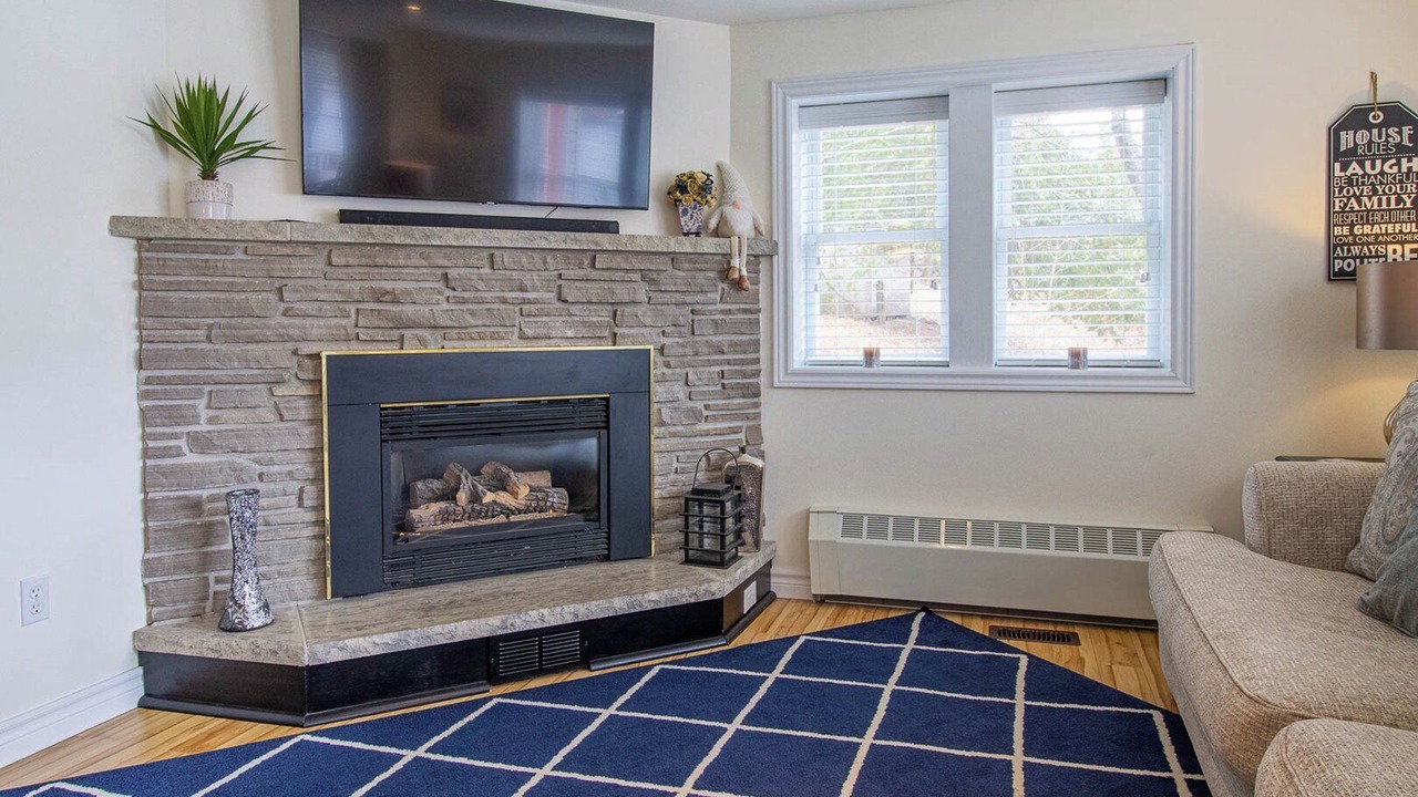 Photo of Livingroom in Addington Highlands